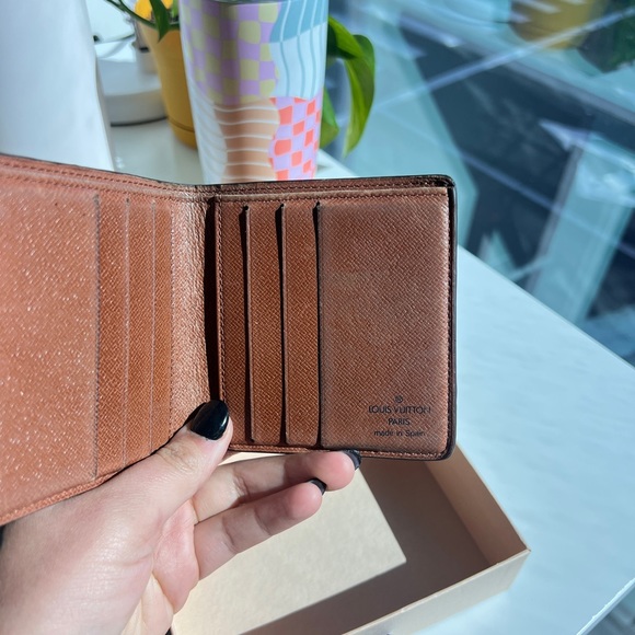 Louis Vuitton bifold wallet - Picture 6 of 7
